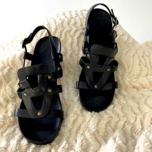Timberland Ladies Black Sandal with Adjustable Strap. 7.5M